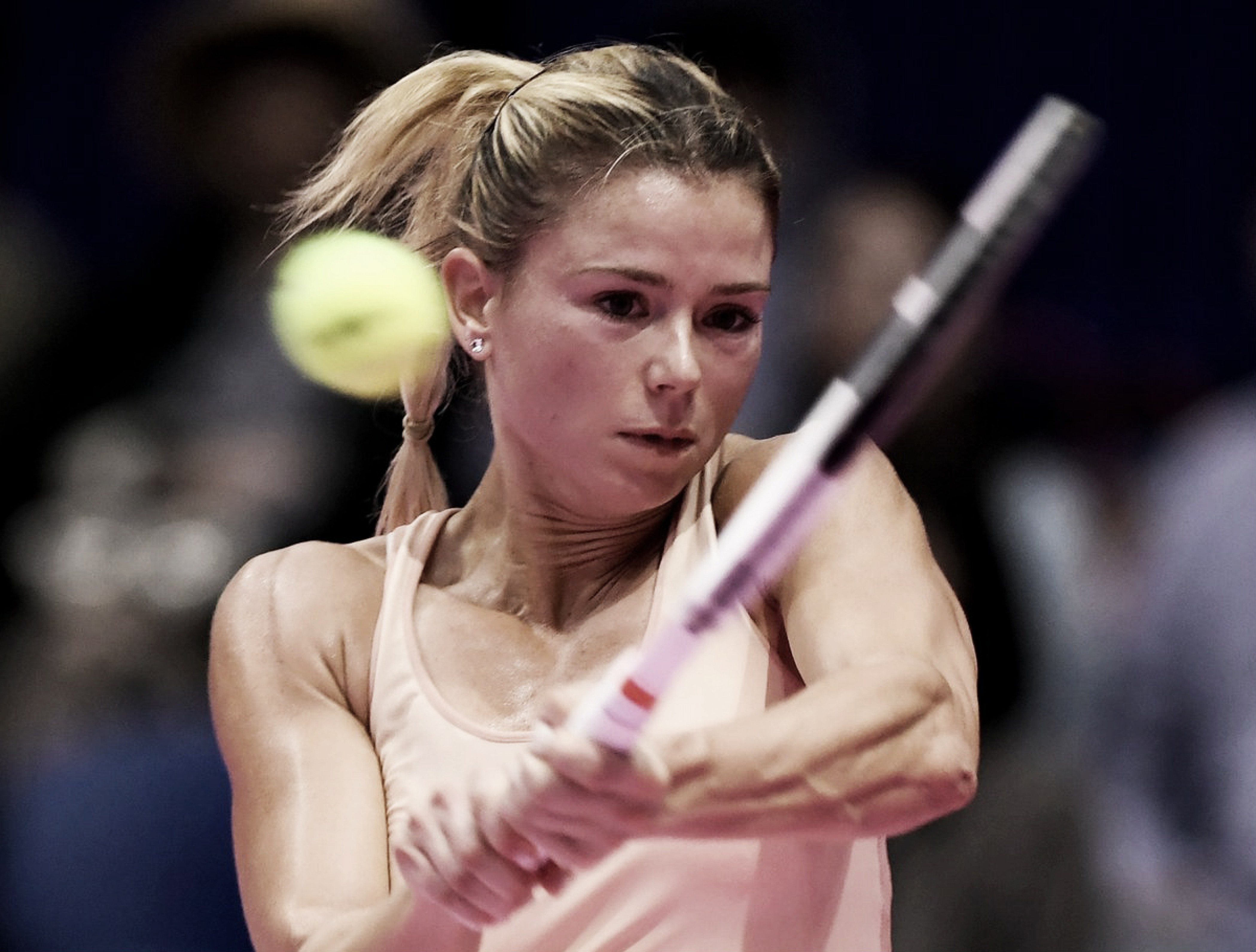 Atual bicampeã, Wozniacki cai para Giorgi na estreia em Tóquio
