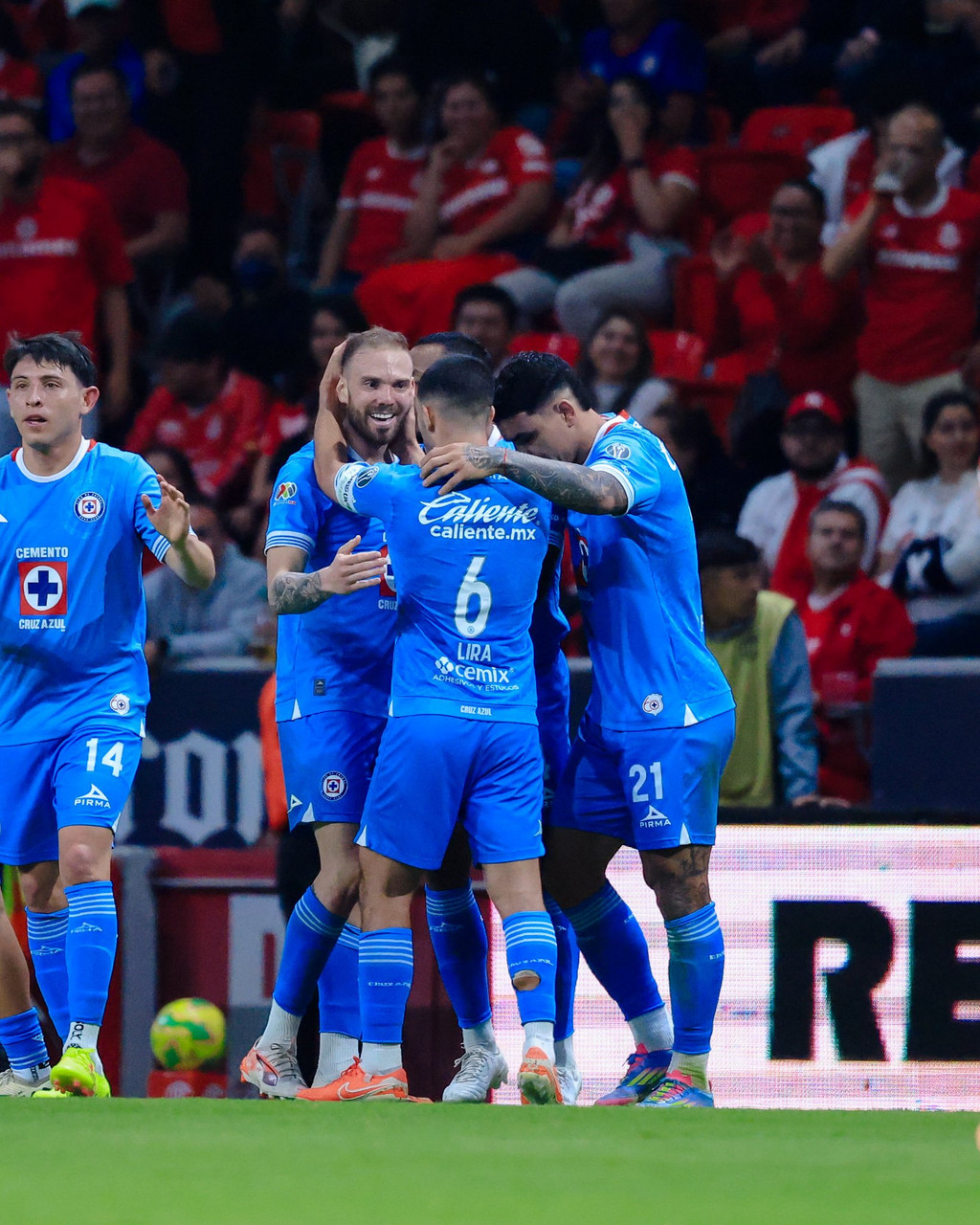 En un partido con sabor a liguilla, Cruz Azul empató ante Toluca 