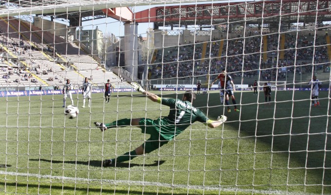 L'Inter perde ancora, la doppietta di Pinilla esalta il Cagliari