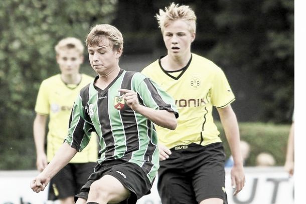 Bayern de Munique contrata irmão de Mario Götze, que estava no Borussia Dortmund Bayern de Munique contrata irmão de Mario Götze, que estava no Borussia Dortmund