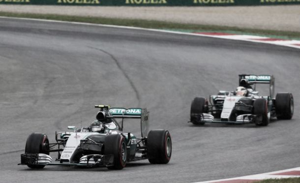 Rosberg gana en Austria y Mercedes consigue otro doblete