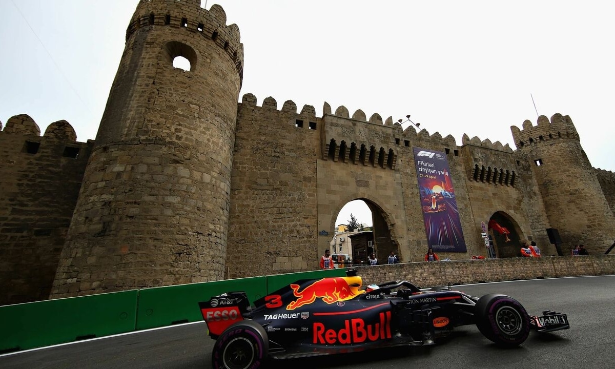Resumen y mejores momentos de la Carrera de Formula 1 en el Gran Premio de Bakú