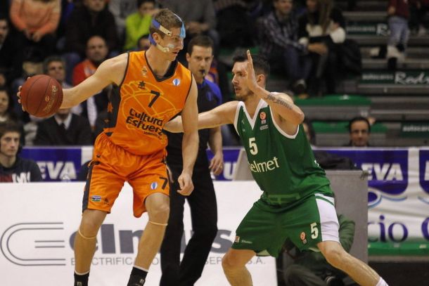 Valencia Basket cae en Polonia presa de sus errores