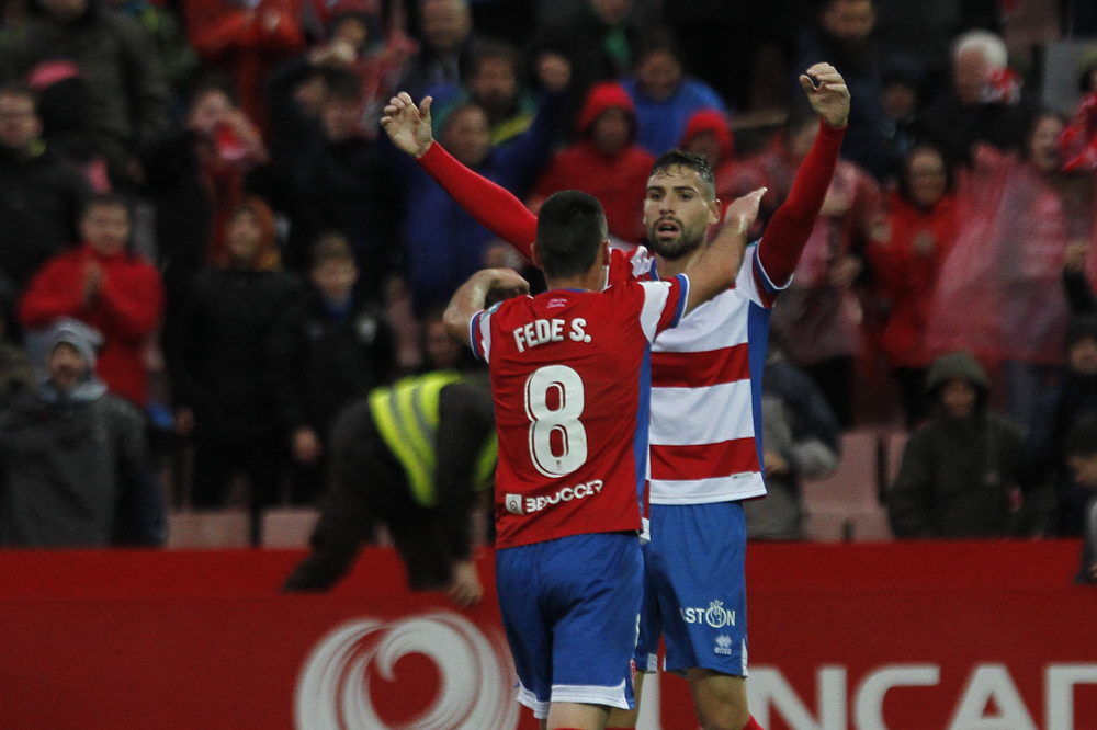 Golpe de autoridad del Granada CF tras doblegar al Málaga CF Golpe de autoridad del Granada CF tras doblegar al Málaga CF