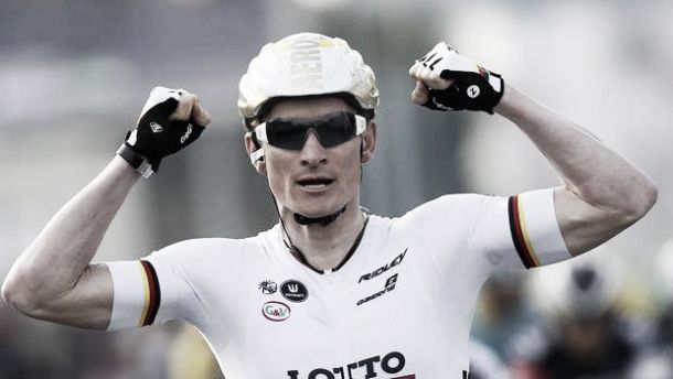 Giro d'Italia, sesta tappa: volata regale di Greipel, a terra Contador