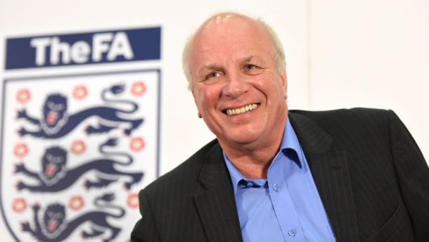 FA Chairman Greg Dyke wants to see replays for referees