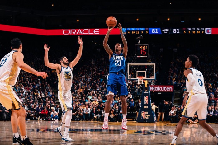 NBA - Durant e i Warriors si inchinano a Lou Williams, Atlanta sorprende Denver