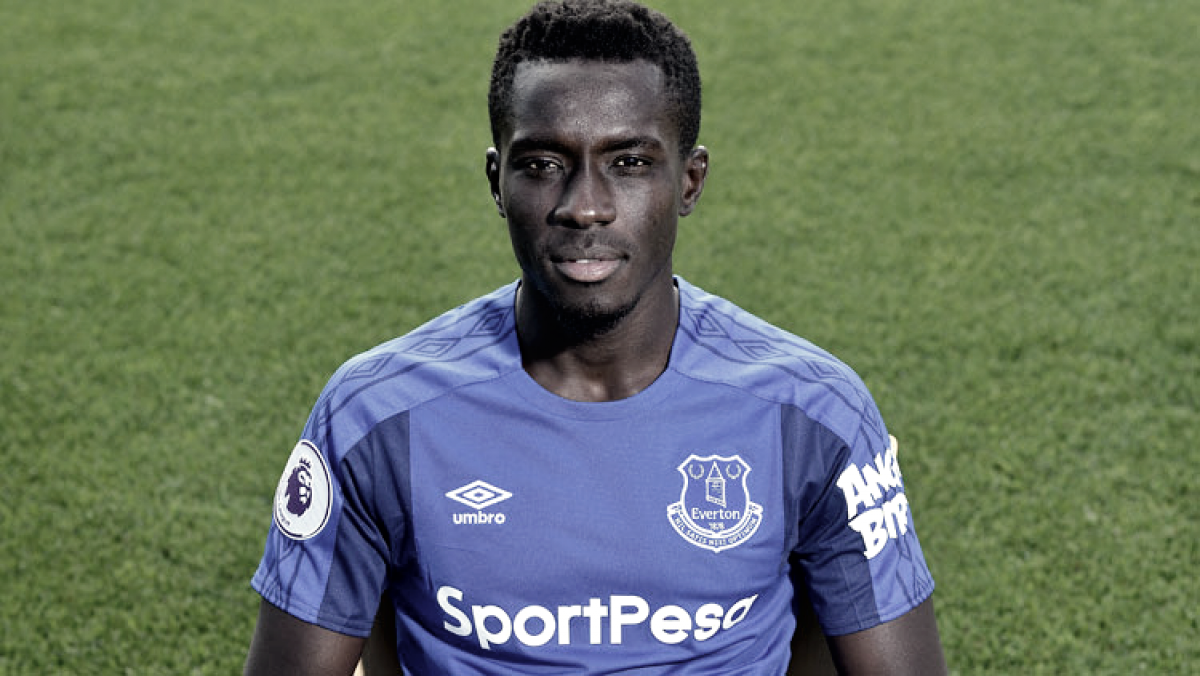 Idrissa Gueye renueva su contrato con el Everton