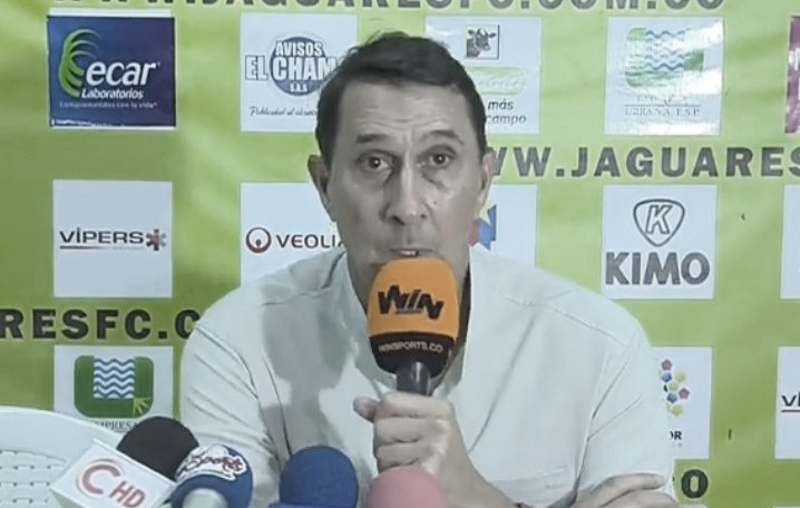 Alexandre Guimarães: "Salvamos un punto, pero falta consolidar la defensa" Alexandre Guimarães: "Salvamos un punto, pero falta consolidar la defensa"