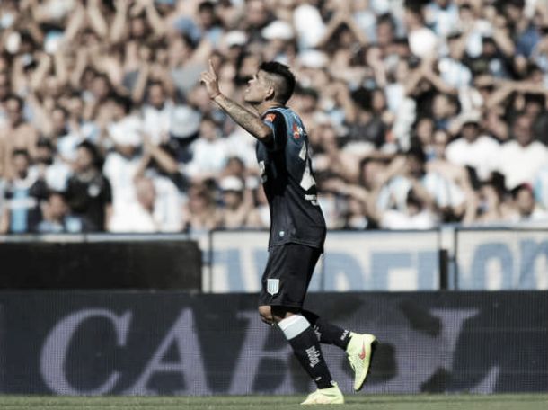 Racing le mete presión a River Racing le mete presión a River