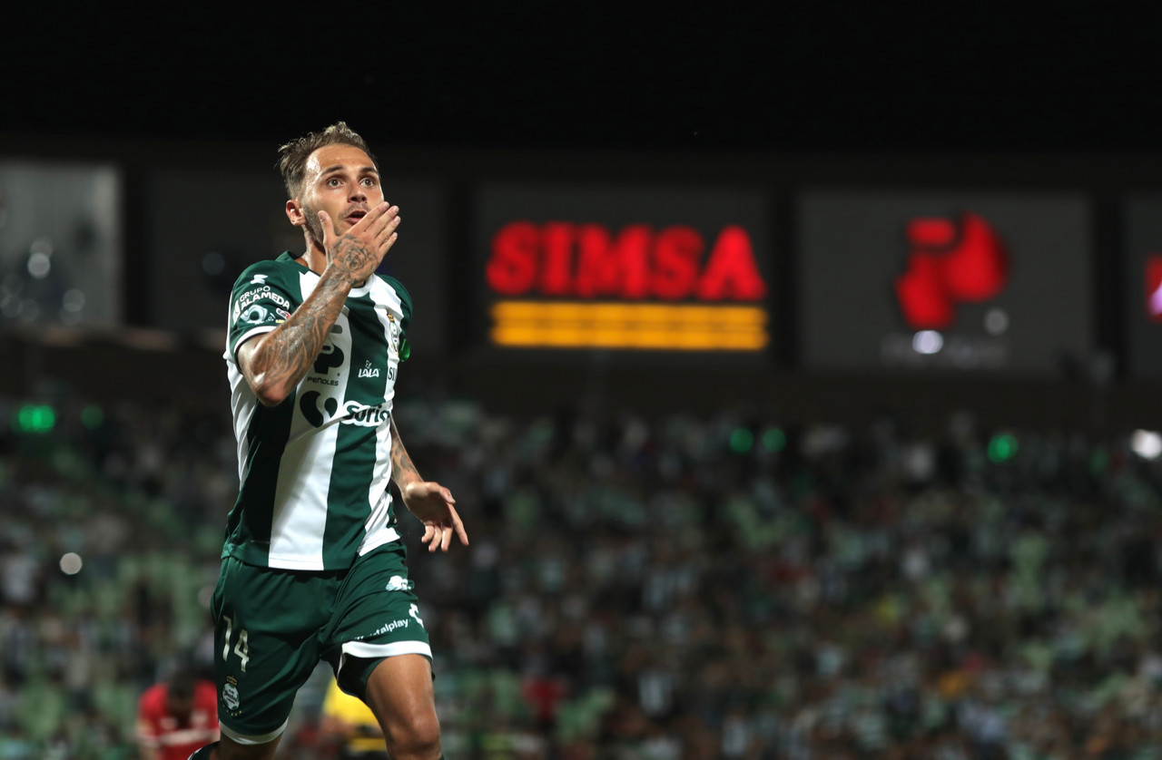 Santos sorprende con victoria sobre Toluca