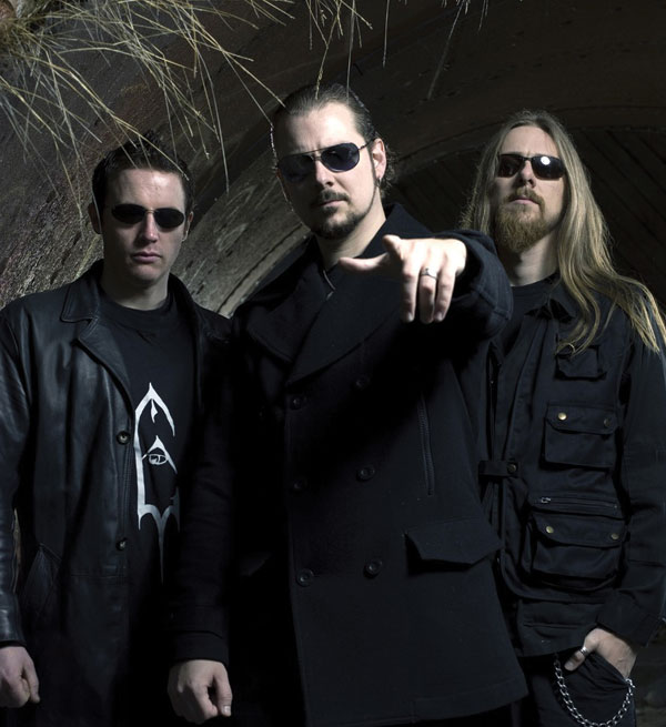 Emperor, de izqda a dcha: Trym Torson (batería), Ihsahn (voz, guitarra, bajo) y Samoth (guitarra)