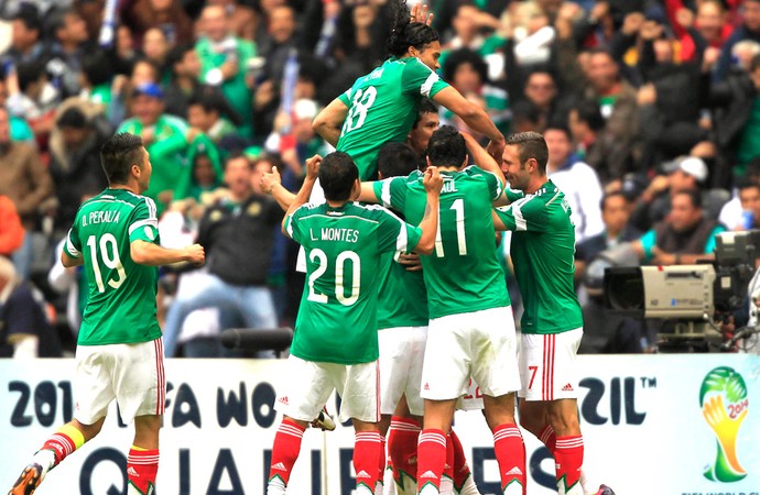 Comemoração do México contra a Nova Zelândia (Foto: Agência Reuters)