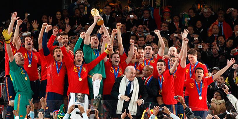 Iker levantando la Copa del Mundo del 2010. Foto: Sefutbol