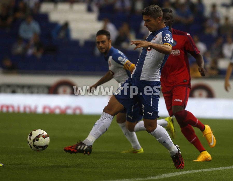 Salva Sevilla asistió con precisión a Sergio García en el primer gol del Espanyol. Foto: lfp.es