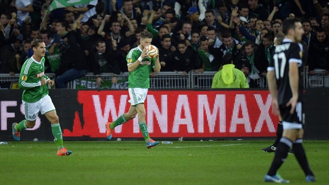 Van Wolfswinkel celebra el gol ante el Qarabag FK (AFP.com)