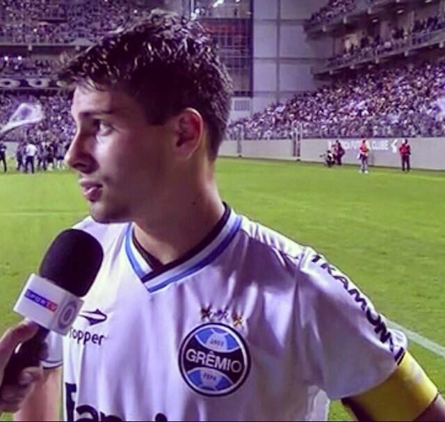 Raul, latera-direito promissor da equipe do Grêmio (Foto: Reprodução)
