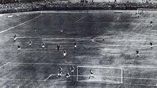 Liverpool playing in the 1914 FA Cup final - their first ever.