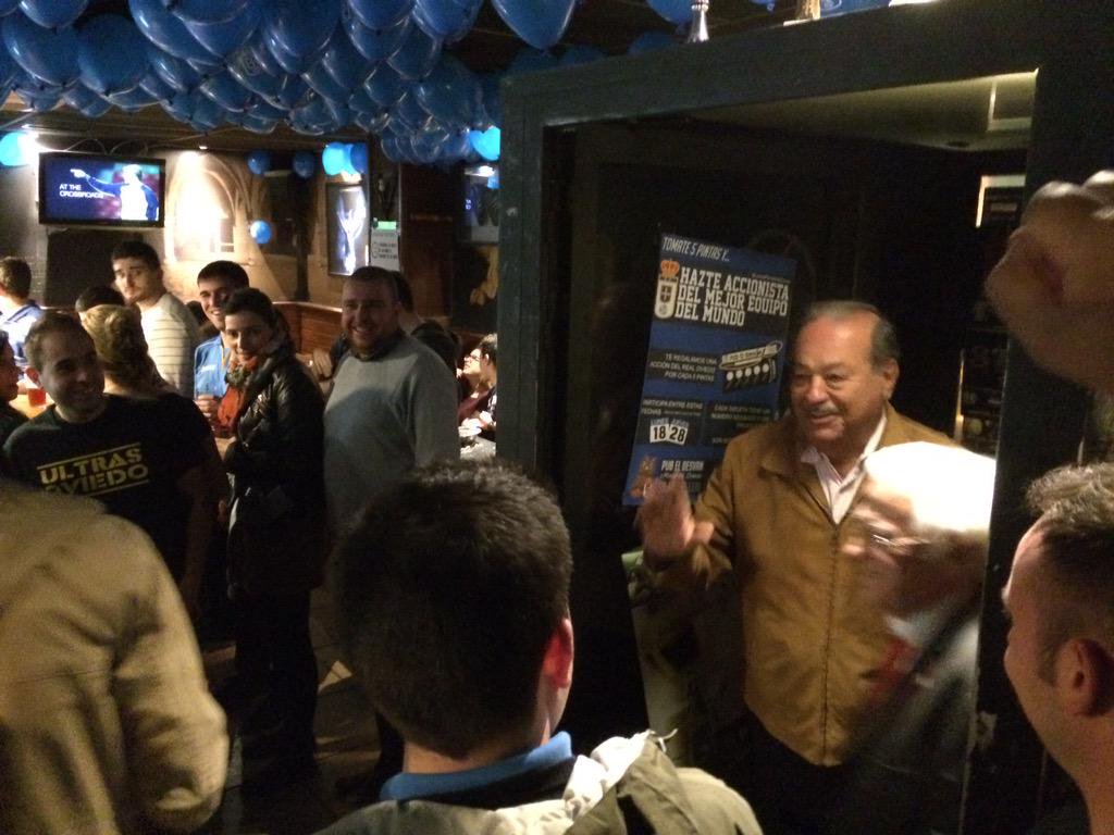 Carlos Slim en el pub El Desván