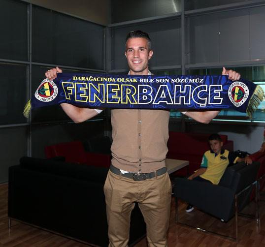 Van Persie signs for Fenerbahce