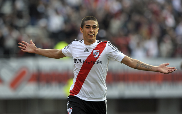 Lanzini celebrates at River Plate