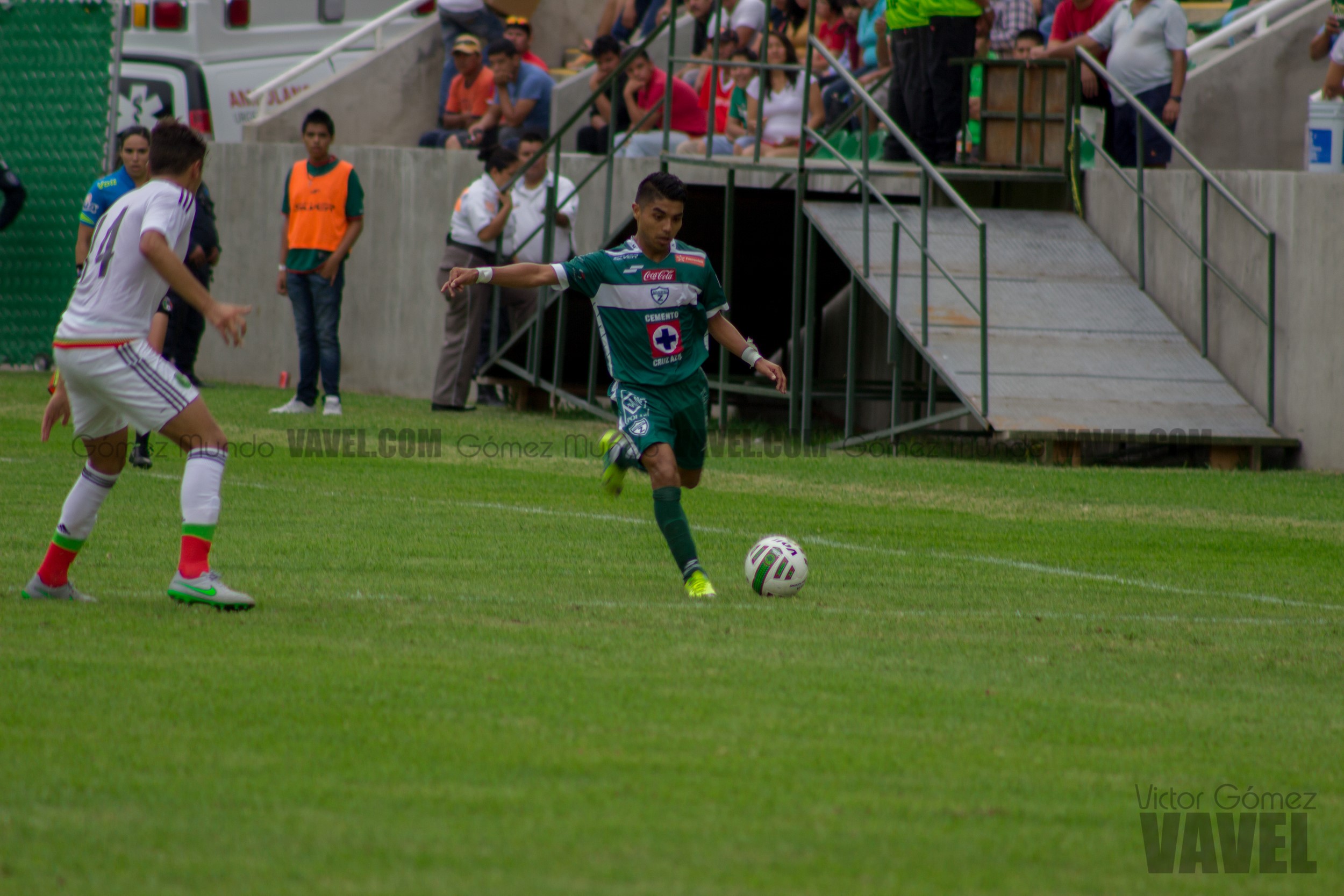 Carlos Hurtado en el juego entre Zacatepec y la sub. 22 mexicana (Foto: Victor Gómez | VAVEL)