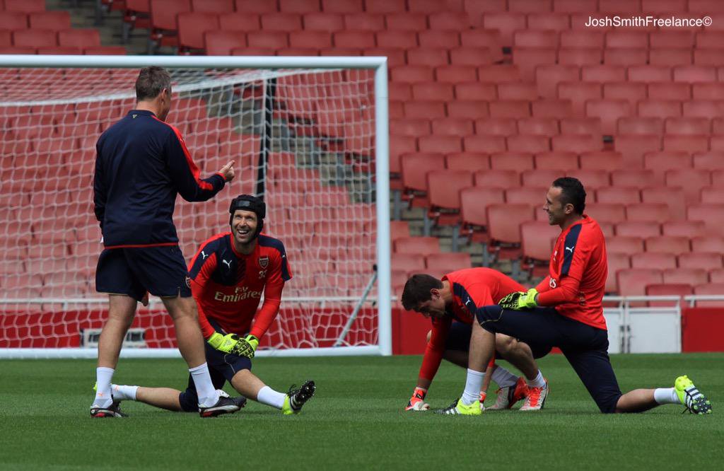 Arsenal's goalkeepers train at Members Day, courtesy of VAVEL's Joshua Smith.