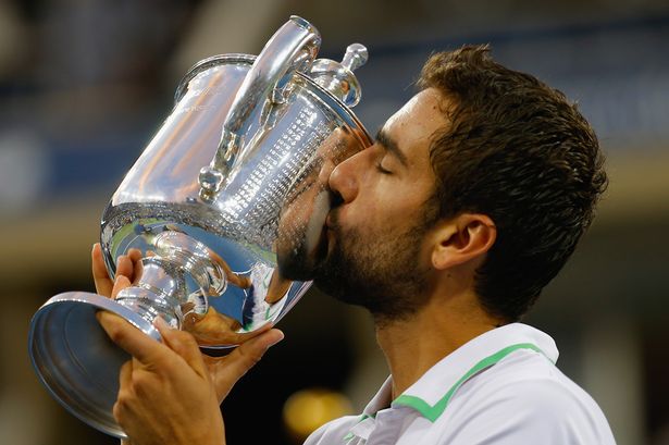 Cilic besando el trofeo. (Foto: Getty Images)