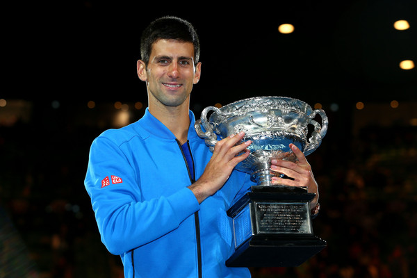 Novak Djokovic celebra el título conseguido en Australia