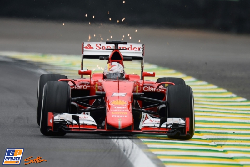 Sebastian Vettel rueda en los libres 2 del GP de Brasil 2015.