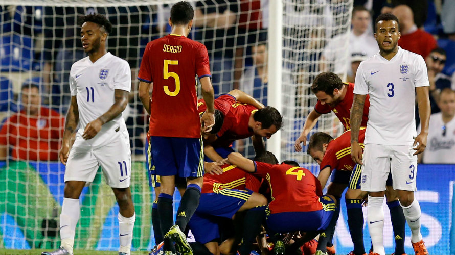 Inglaterra cayó con España.