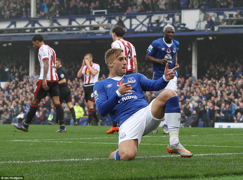 Deulofeu celebrates a goal in the win over Sunderland (photo: Ian Hodgson)