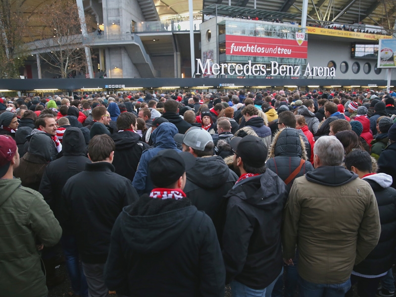 After the delays in entering the stadium, it seemed destined to go wrong for Stuttgart. (Image credit: kicker)