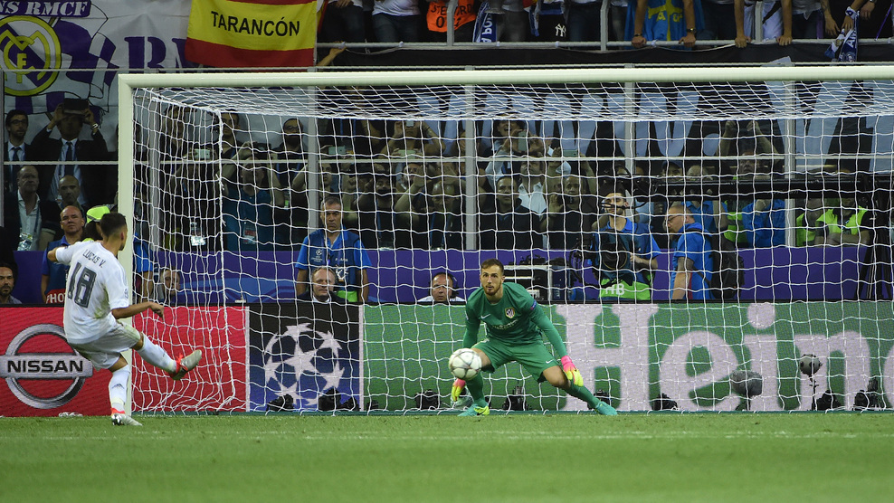 Lucas Vázquez anota el primer penalti. Vía: UEFA.com