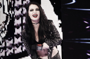Paige hace su regreso a Monday Night RAW por todo lo alto