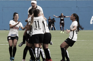 Corinthians conquista virada no fim e bate Kindermann no Brasileirão Feminino