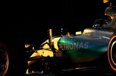 Rosberg se hace con la última pole de la temporada