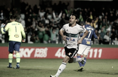 Em baixa no Coritiba, Kléber pode desembarcar no Fluminense