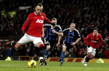 Noche plácida en Old Trafford y liderato