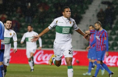 Elche 1-0 Levante: Jonathas' early goal enough for the Otters to see off 10-man Levante