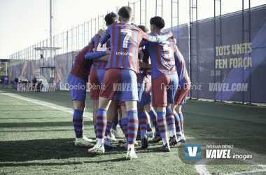 El FCB Juvenil A festejando un gol en la CE Joan Gamper. Foto: Noelia Déniz, VAVEL