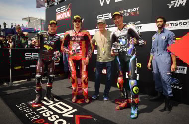 Bulega le arrebata la pole a Sam Lowes con un ‘tiempazo’ de 1’27 en Cremona; Razgatlioglu completa la primera fila