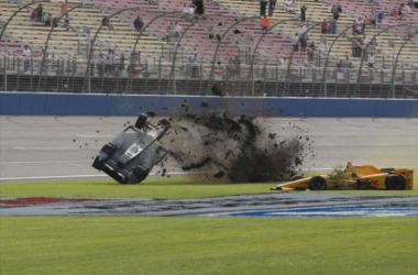 IndyCar: Briscoe Walks Away From Wild Airborne Crash At Fontana