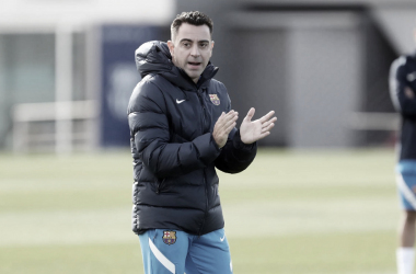 Xavi dirige su primer entrenamiento con el Barça