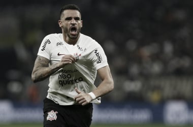 Renato Augusto brilha com dois gols e Corinthians sai na frente contra o São Paulo na semifinal da Copa do Brasil