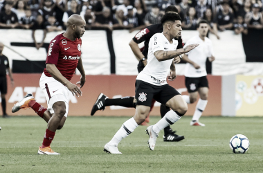 Em jogo truncado, Corinthians consegue empate contra o Internacional pelo Brasileiro