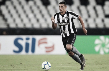 Baixa no Botafogo: Diego Souza sofre lesão na coxa esquerda e precisará passar por recuperação