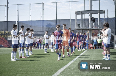 El Real Zaragoza hace el pasillo al FCB Juvenil A | Noelia Déniz - VAVEL<div><br></div>