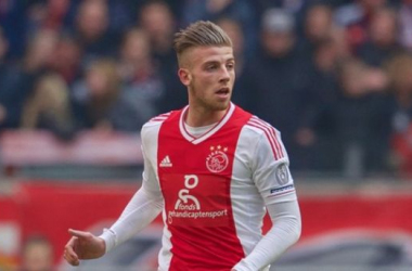 El Ajax comunica que ha rechazado una oferta del Atlético de Madrid por Alderweireld