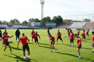 El Atlético de Madrid prepara el derbi sin Mario Suárez ni Adrián